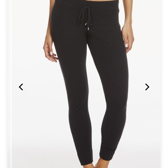 ISO fabletics saffron jogger - Picture 1 of 2